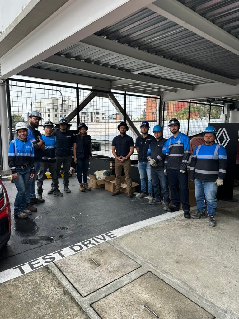 Capacitación técnica del equipo en montaje de módulos fotovoltaicos